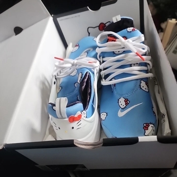 Nike Shoes - Hello Kitty Nike Shoes